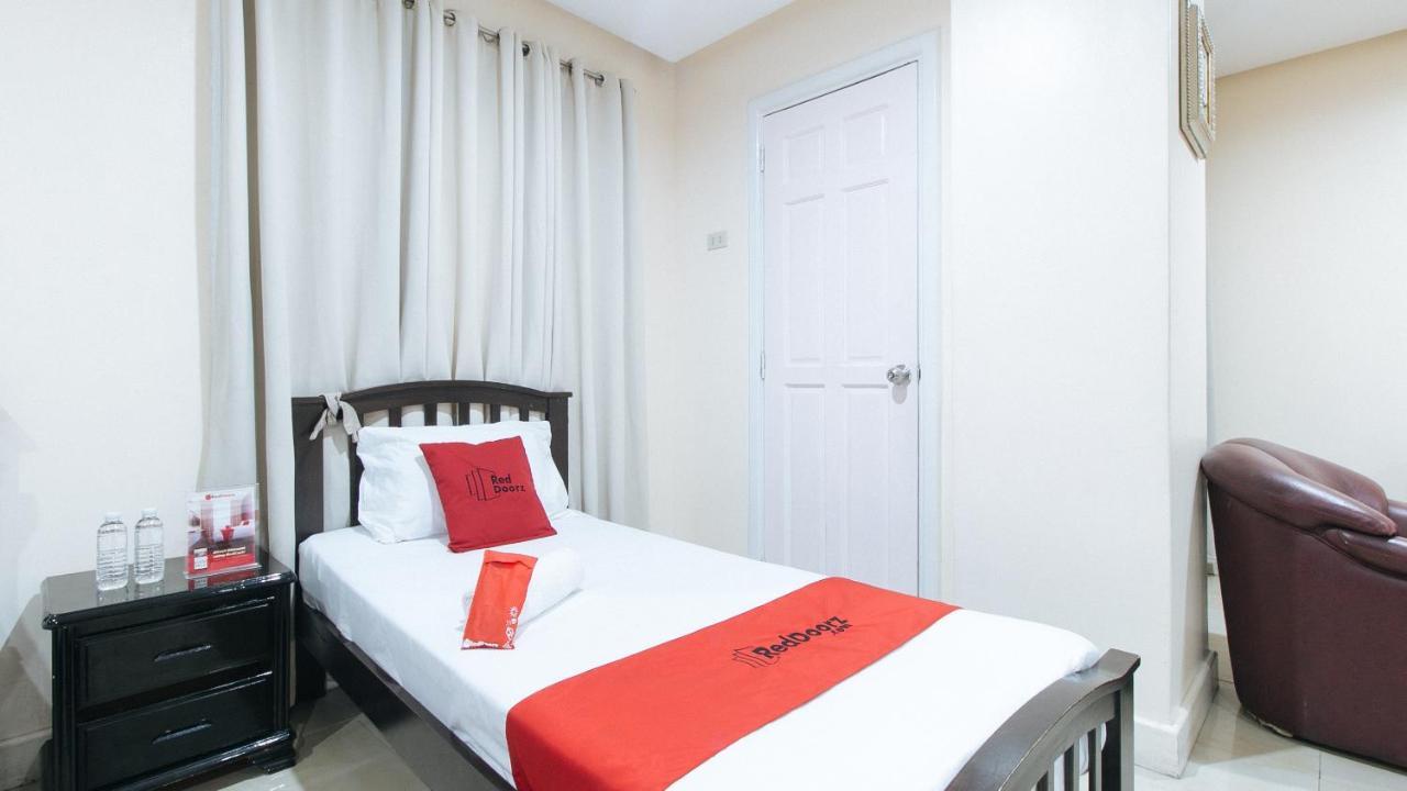 Reddoorz Plus @ Better Living Paranaque Paranaque City Ngoại thất bức ảnh
