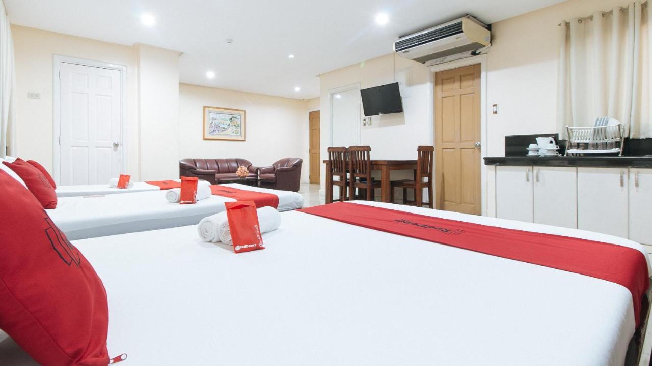 Reddoorz Plus @ Better Living Paranaque Paranaque City Ngoại thất bức ảnh