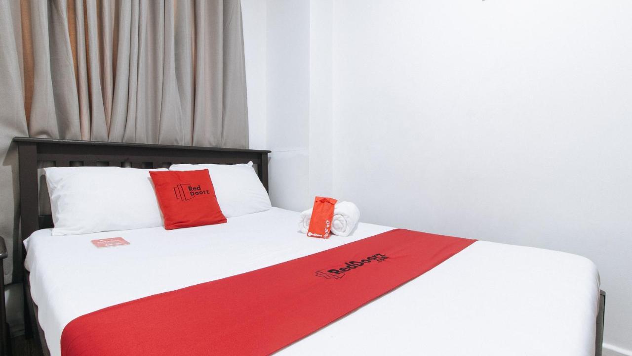 Reddoorz Plus @ Better Living Paranaque Paranaque City Ngoại thất bức ảnh